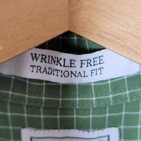 L.L.Bean | Green Checkered Short Sleeve Shirt Wrinkle Free Traditional Fit - Picture 4 of 5